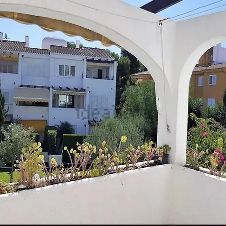 En Urbanizacion Mezquida Recien Reformado * Javea